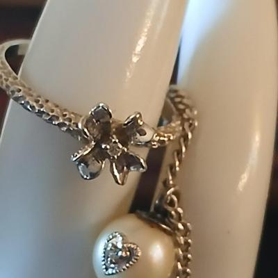 For the love of your life - Pearl necklace with embellished heart and a 14 KT marked band with flower