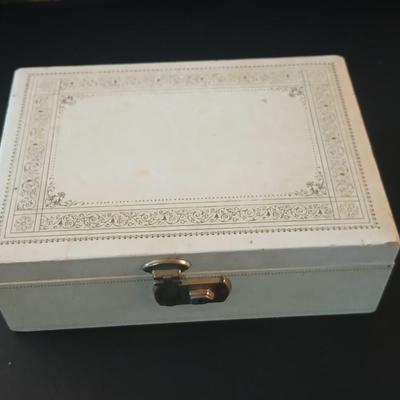 Vintage Jewlery box with assorted jewelry and miss matched jewelry items