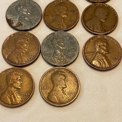 VARIETY OF LINCOLN WHEAT PENNIES