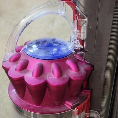 2 Dyson Vacuums 1 Hand , 1 upright , Both tested includes Charger for Handheld