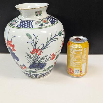 Sale Photo Thumbnail #700: Hand Decorated In Macau Vase