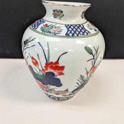 Sale Photo Thumbnail #696: Hand Decorated In Macau Vase