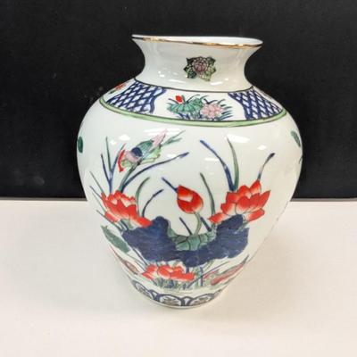 Sale Photo Thumbnail #694: Hand Decorated In Macau Vase