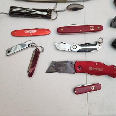 Collection of Knives, Camping Tool, Pocket Knives, Swiss Army, Smith & Wesson Folding Black Ops, CRKT , Craftsman