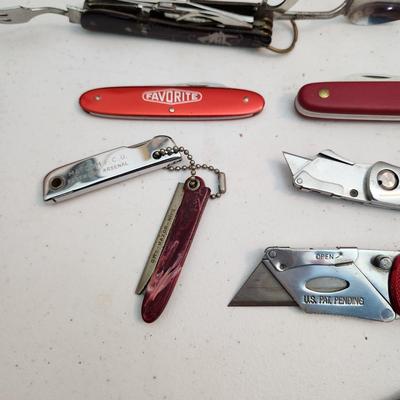Collection of Knives, Camping Tool, Pocket Knives, Swiss Army, Smith & Wesson Folding Black Ops, CRKT , Craftsman