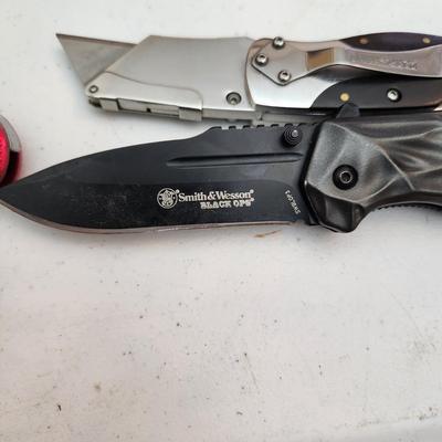 Collection of Knives, Camping Tool, Pocket Knives, Swiss Army, Smith & Wesson Folding Black Ops, CRKT , Craftsman