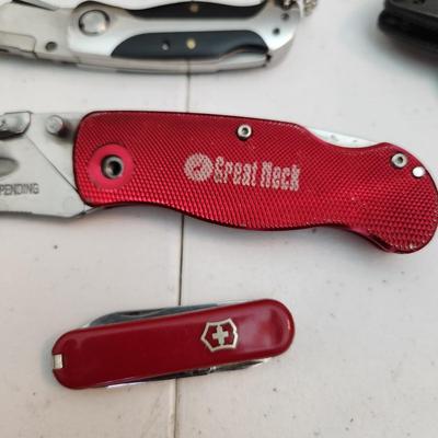 Collection of Knives, Camping Tool, Pocket Knives, Swiss Army, Smith & Wesson Folding Black Ops, CRKT , Craftsman
