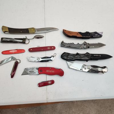 Collection of Knives, Camping Tool, Pocket Knives, Swiss Army, Smith & Wesson Folding Black Ops, CRKT , Craftsman