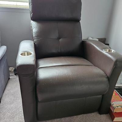 Sale Photo Thumbnail #120: Works well and smoothly.  Condition very good.  cup holders.