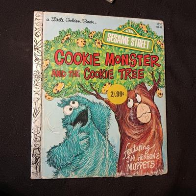 6 GOLDEN BOOKS IN GOOD CONDITION