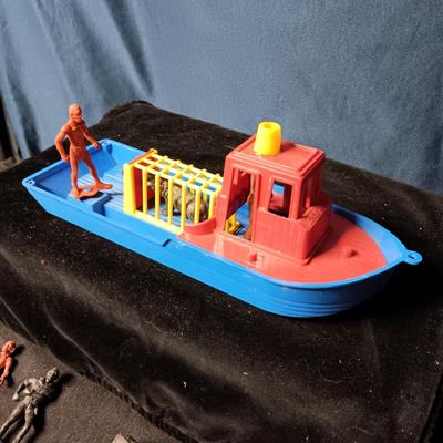 JUNGLE QUEEN TOY BOAT AND FIGURES