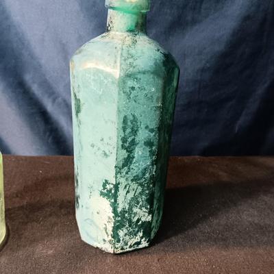 VINTAGE AND ANTIQUE BOTTLES AND GLASS