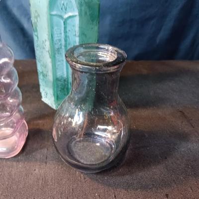 VINTAGE AND ANTIQUE BOTTLES AND GLASS
