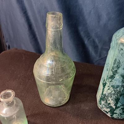 VINTAGE AND ANTIQUE BOTTLES AND GLASS