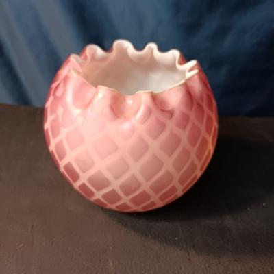 DIAMOND GILDED SATIN GLASS ROSE BOWL