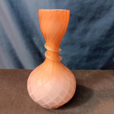 DIAMOND GILDED SATIN GLASS VASE
