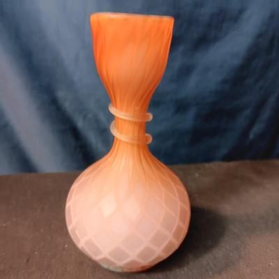 DIAMOND GILDED SATIN GLASS VASE