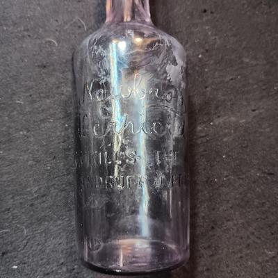 ANTIQUE BOTTLES, JARS AND SHAKERS