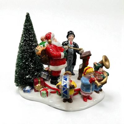 Sale Photo Thumbnail #315: Dept 56 Original Snow Village Santa Comes To Town 1997.  includes box, styrofoam packer.  No chips or scratches