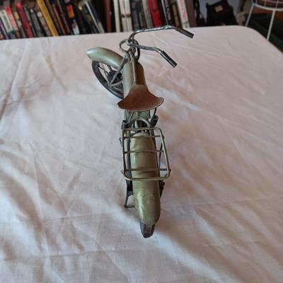 2 METAL REPLICA VINTAGE MOTORCYCLES