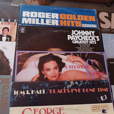 A VARIETY OF MUSIC ON VINYL RECORD ALBUMS (3)