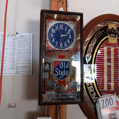 WORKING MIRRORED OLD STYLE BEER SIGN WITH CLOCK