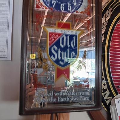 WORKING MIRRORED OLD STYLE BEER SIGN WITH CLOCK