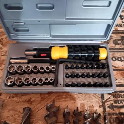 DRILL BITS AND SCREWDRIVER SOCKET AND BIT SET