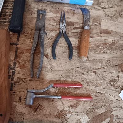 DRILL BITS AND SCREWDRIVER SOCKET AND BIT SET