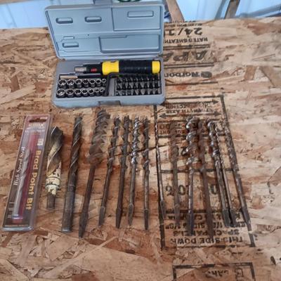 DRILL BITS AND SCREWDRIVER SOCKET AND BIT SET