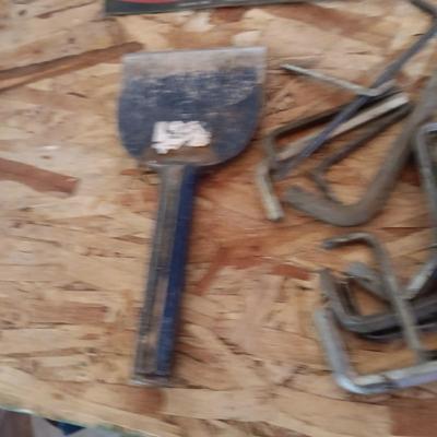 AN ASSORTMENT OF HAND TOOLS