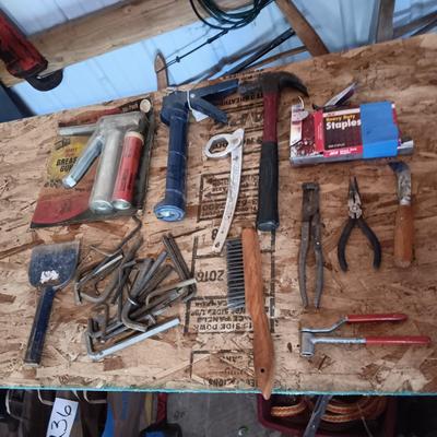 AN ASSORTMENT OF HAND TOOLS