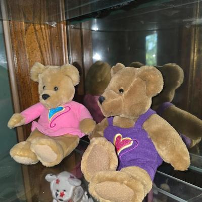 Hallmark love and kiss bears