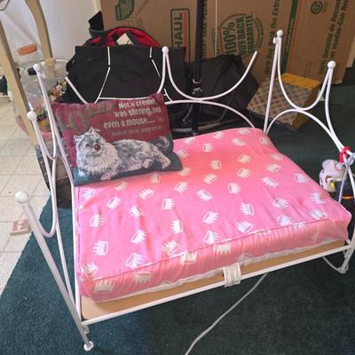 Cat bed