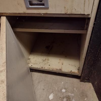 Heavy Steel Security Storage Cabinet with Key