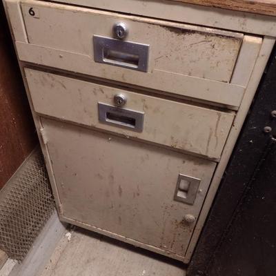 Heavy Steel Security Storage Cabinet with Key