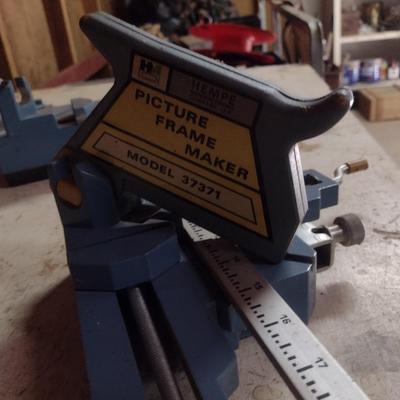 Picture Frame Maker