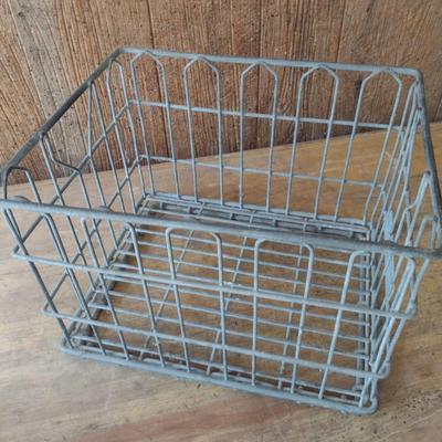 Vintage Metal Wire Dairy Milk Crate (B3)
