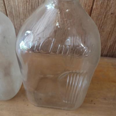 Pair of Vintage Biltmore Farms Glass Milk Bottles (#2)