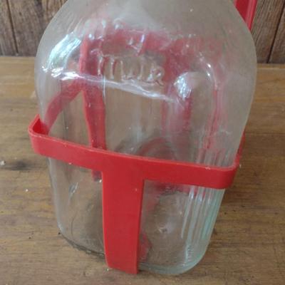Pair of Vintage Biltmore Farms Dairy Half-Gallon Glass Milk Bottles in Plastic Carry Caddy (#6)