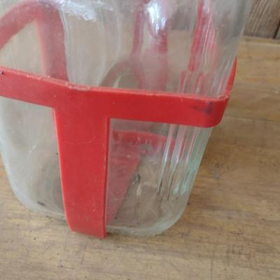 Pair of Vintage Biltmore Farms Dairy Half-Gallon Glass Milk Bottles in Plastic Carry Caddy (#6)