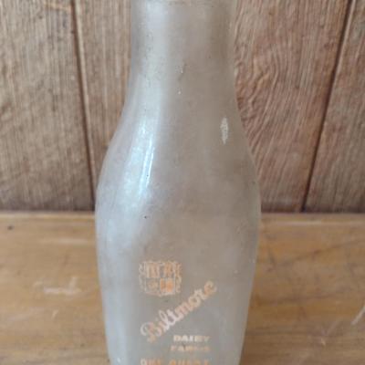 Vintage Painted Biltmore Dairy Farms Quart Sized Glass Milk Bottle (#12)