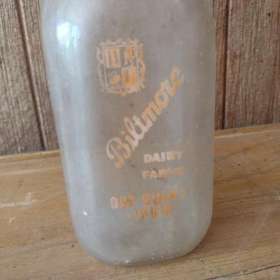 Vintage Painted Biltmore Dairy Farms Quart Sized Glass Milk Bottle (#12)