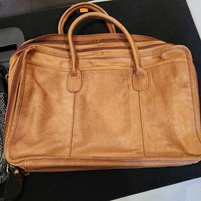 Sale Photo Thumbnail #195: Vintage Jaguar & Leather Travel Carry On Bag  Shoulder Tote 

Includes both items pictured and are in great condition
