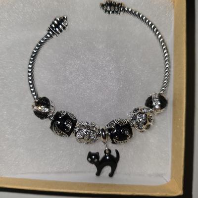 Cat bracelet