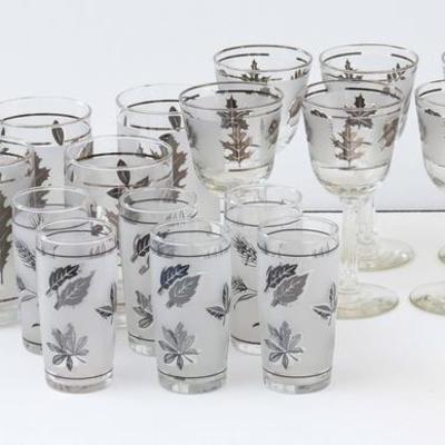 20 Magnificently Mad Regency Mid-Century Frosted Silver Leaf Barware by
