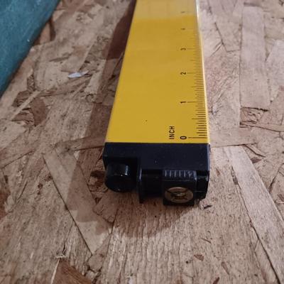 TURNER METAL TOOL BOX WITH SHELF AND LASER LEVEL