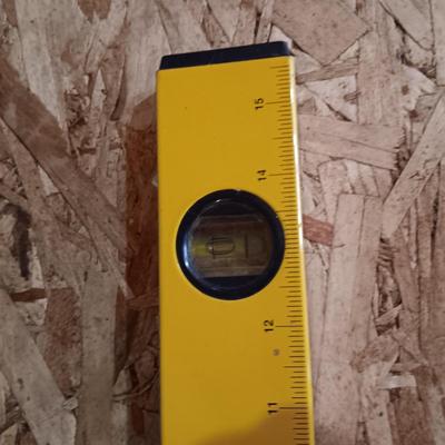 TURNER METAL TOOL BOX WITH SHELF AND LASER LEVEL