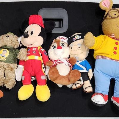 Sale Photo Thumbnail #212: Vintage Mickey Mouse & Arthur talking Stuff animal / plush lot

Will receive all items pictured and are in great condition.