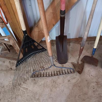 YARD TOOLS (1)